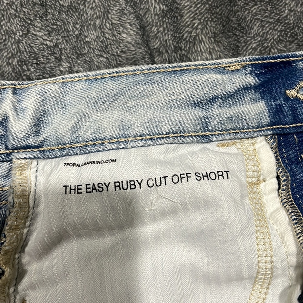 EASY RUBY SHORT WITH ZODIAC IN ROSEMARY - Picture 7 of 10